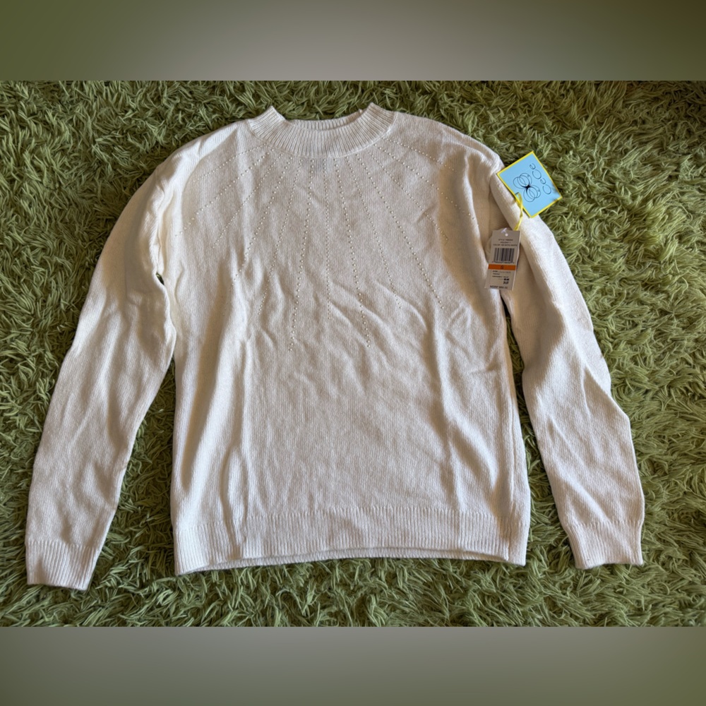 CeCe Women’s Cream Crewneck Sweater